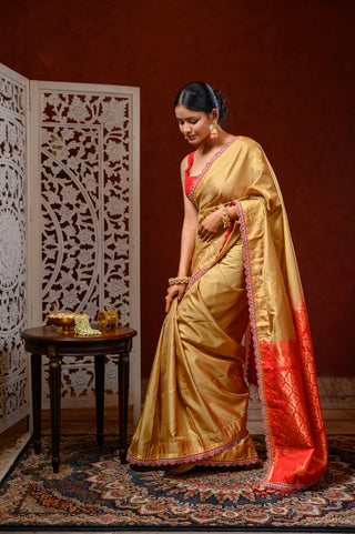 Saree with Blouse (Beige & Red)